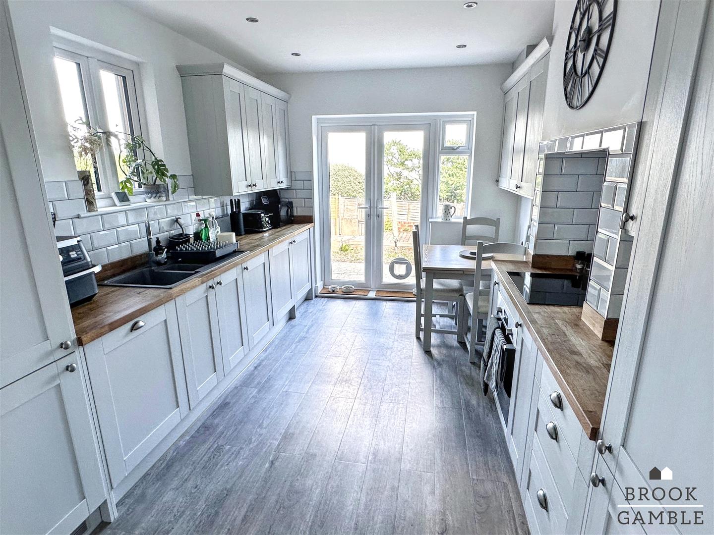 3 Bedroom House. Hurst Road in Eastbourne,  5